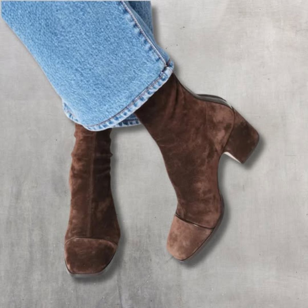 Auren Capucine – Elegant Suede Block-Heel Boots