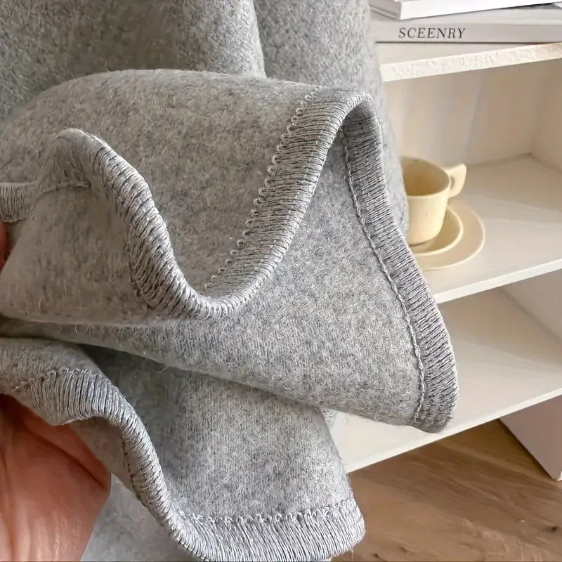 Auren Élise – Luxe Draped Fleece Shawl